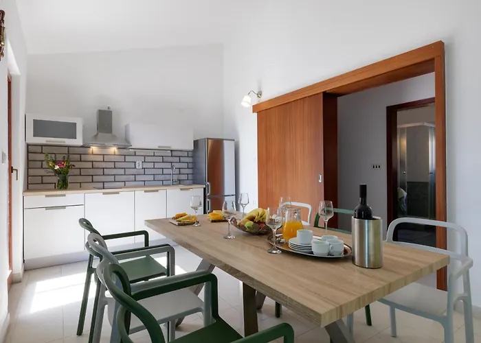 بيت للعطل Seaside Family Friendly House With A Swimming Pool Razanj, - 13738 *