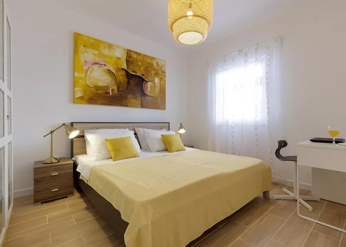 Seaside Family Friendly House With A Swimming Pool Razanj, - 13738 度假居 罗戈兹尼察